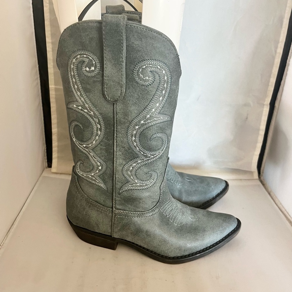 American Rag AR-Adawnn blue-Gray mid calf cowboy  Boots 5.5